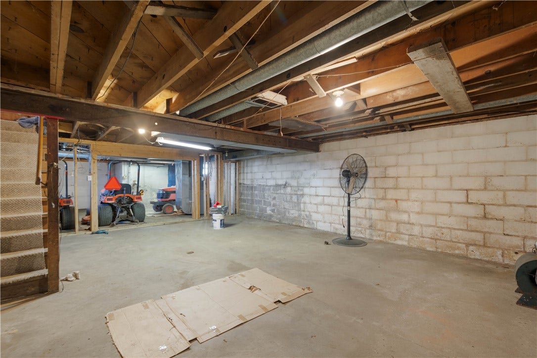 275 Hallam Rd, Washington, PA 15301