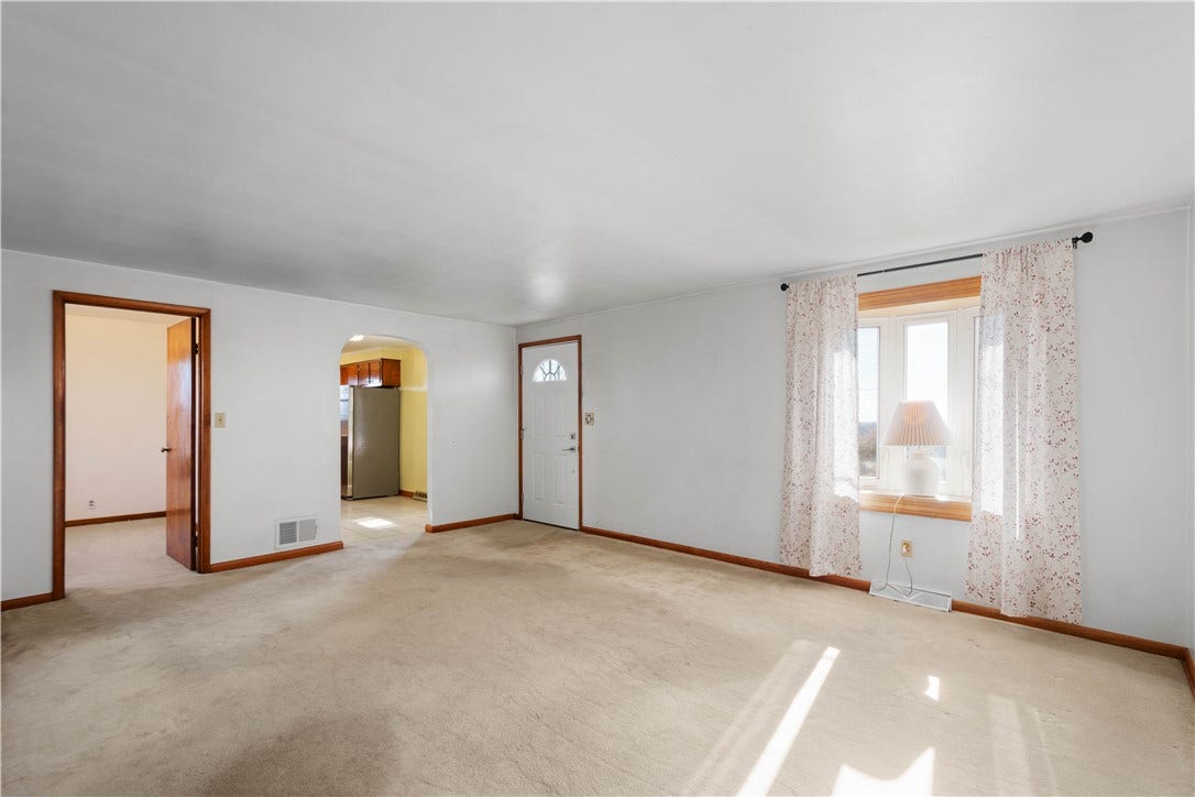 275 Hallam Rd, Washington, PA 15301
