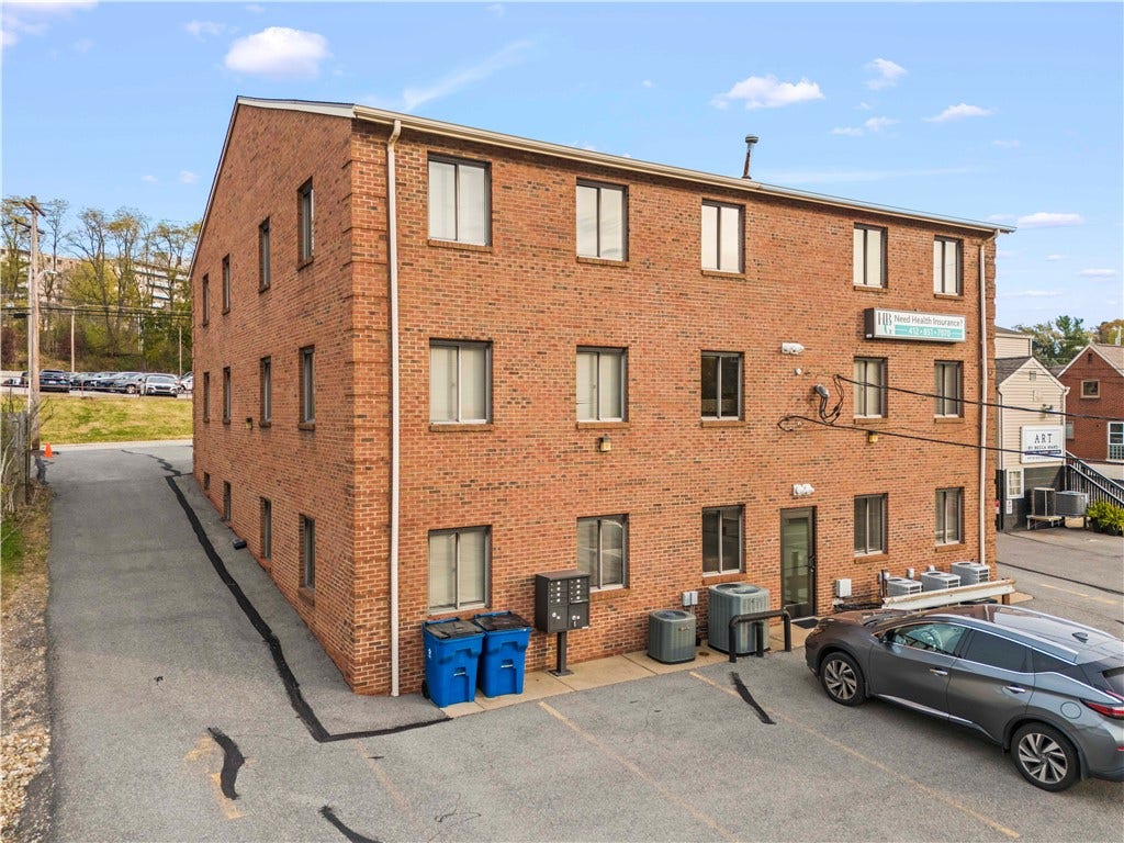 20 Donati Road, Bethel Park, PA 15241