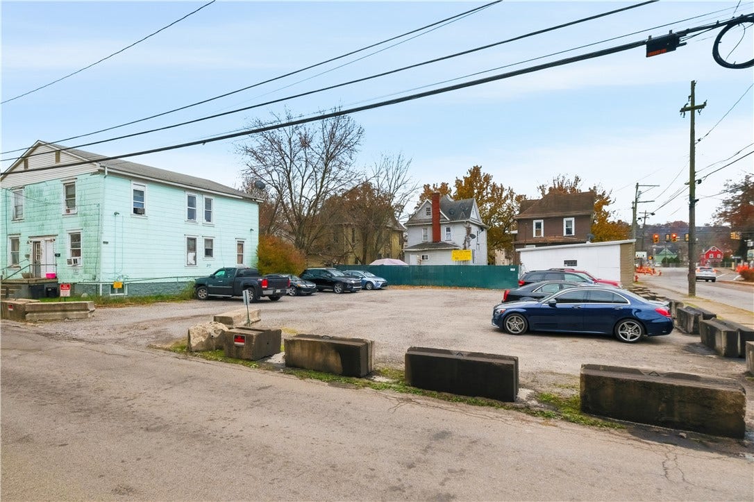 325 W Jefferson St, Butler, PA 16001