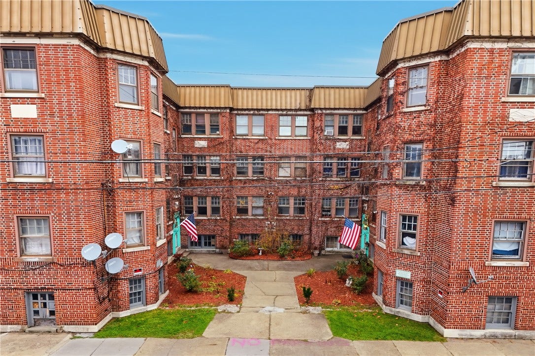 325 W Jefferson St, Butler, PA 16001