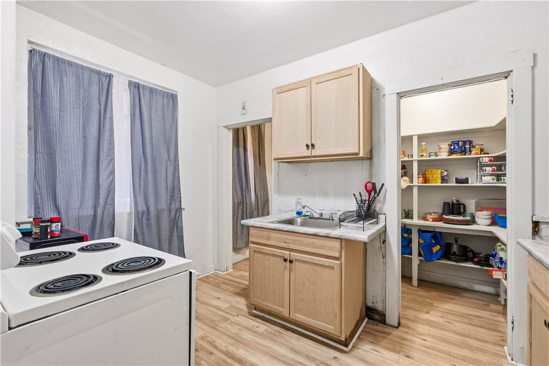 325 W Jefferson St, Butler, PA 16001