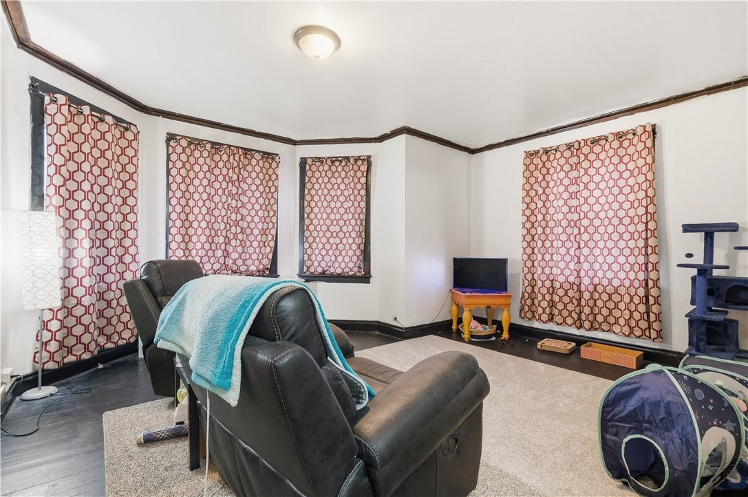 325 W Jefferson St, Butler, PA 16001