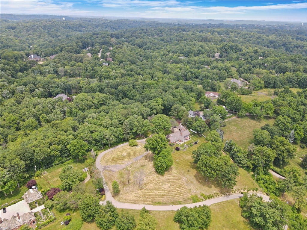 280 Glen Laurel Ln, Pittsburgh, PA 15238