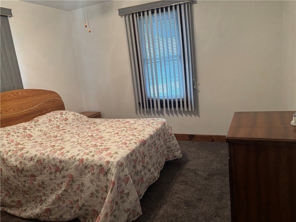 9 Woodlawn Ave, Uniontown, PA 15401