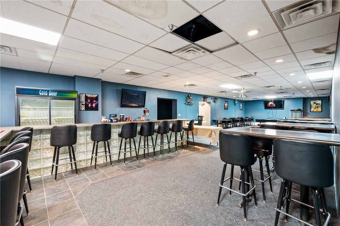 Lower banquet room