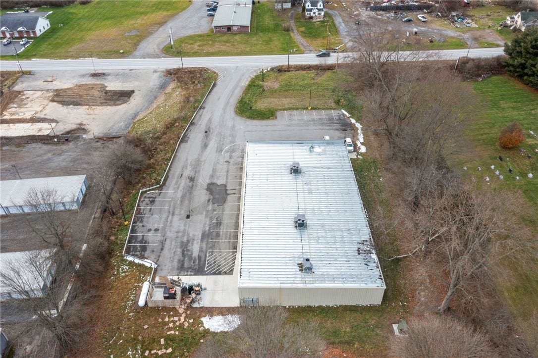 514 Greenville Rd, Mercer, PA 16137