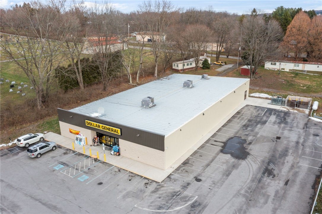 514 Greenville Rd, Mercer, PA 16137