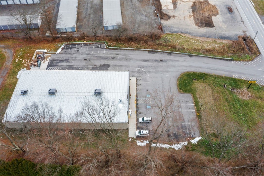 514 Greenville Rd, Mercer, PA 16137