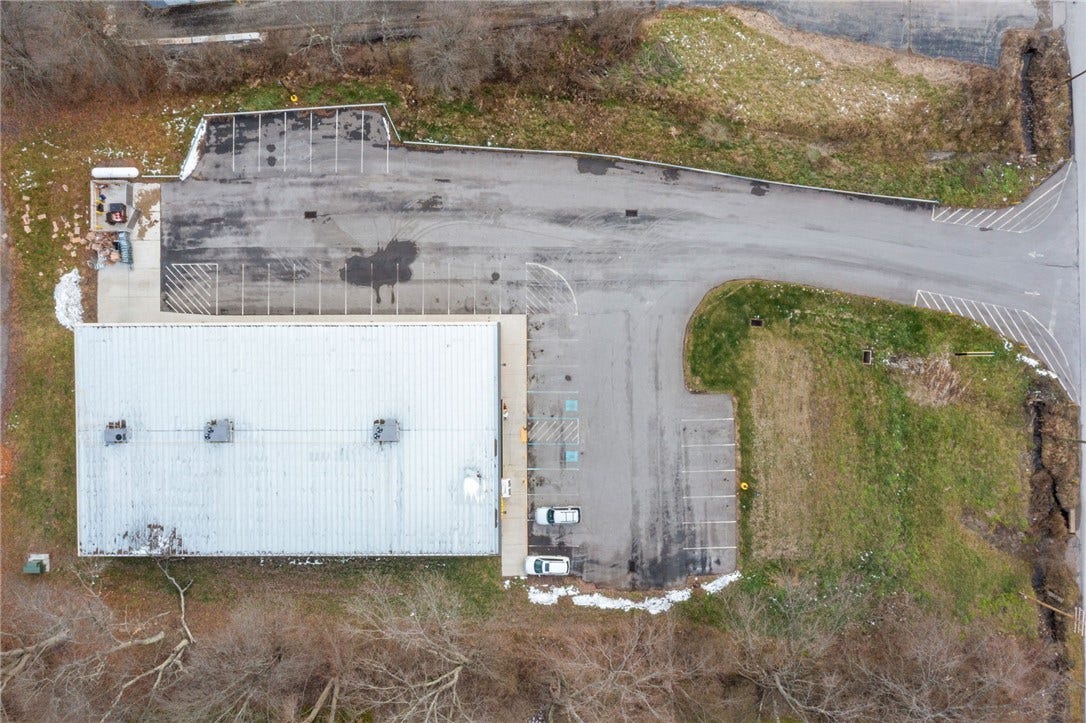 514 Greenville Rd, Mercer, PA 16137