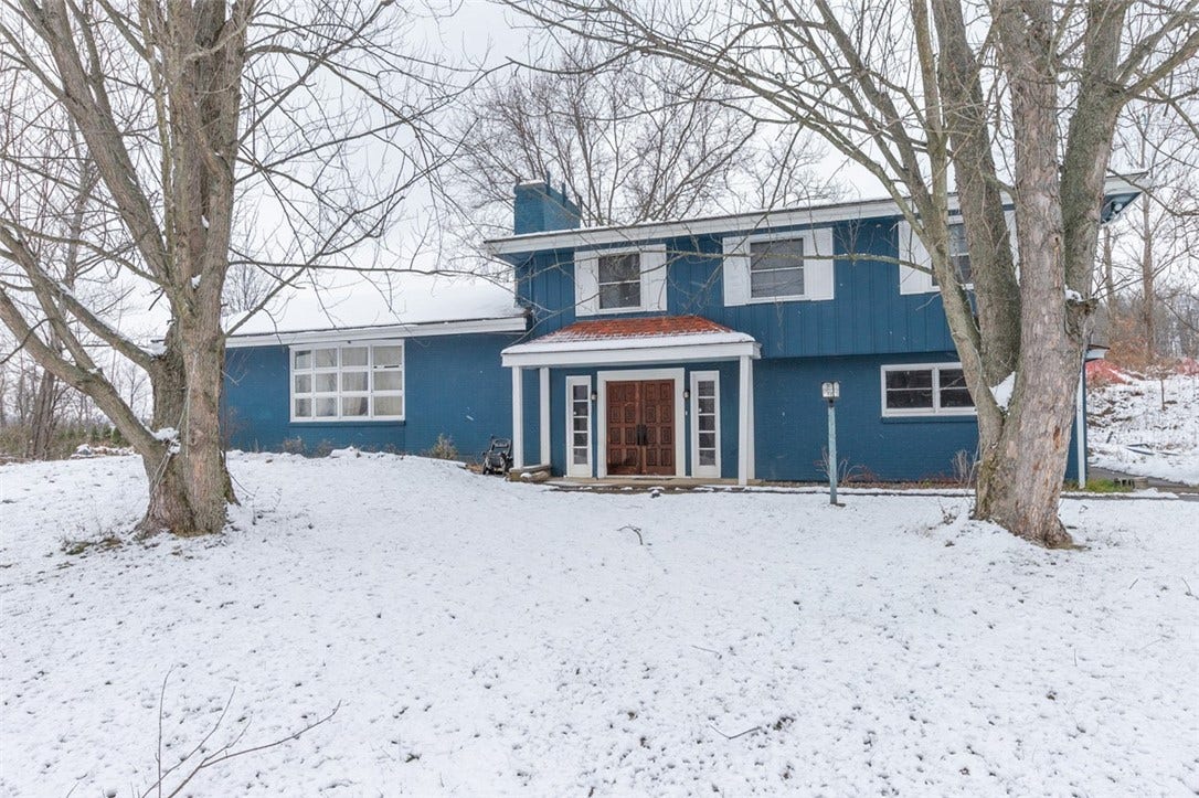 722 Connellsville Ave, Connellsville, PA 15425