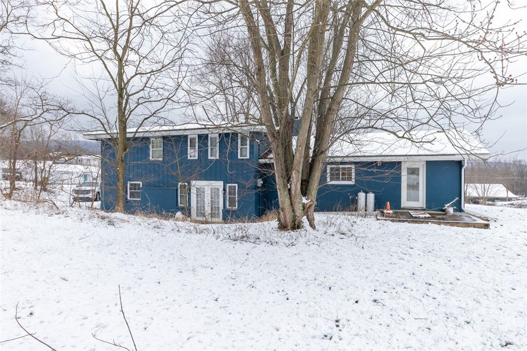 722 Connellsville Ave, Connellsville, PA 15425
