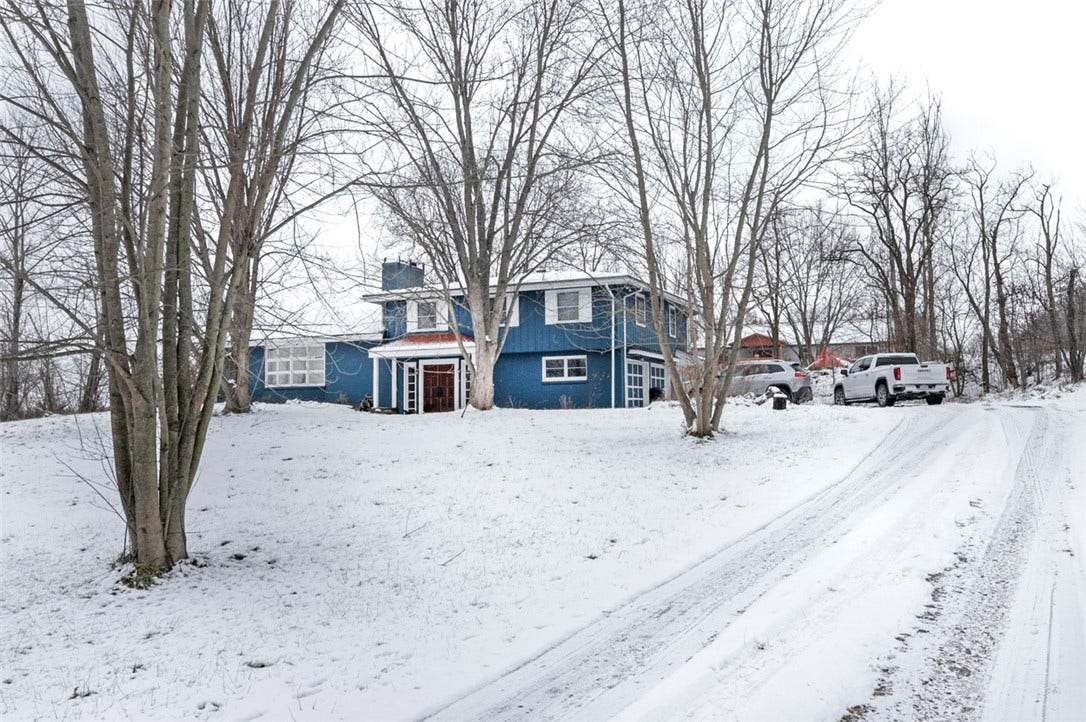 722 Connellsville Ave, Connellsville, PA 15425
