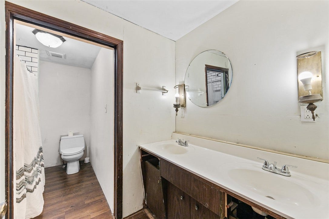 722 Connellsville Ave, Connellsville, PA 15425