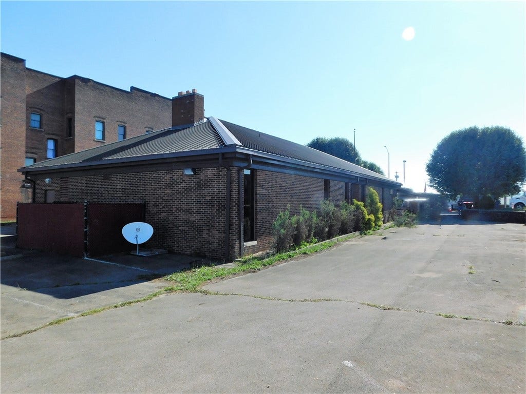 1 Main Street, Masontown, PA 15480