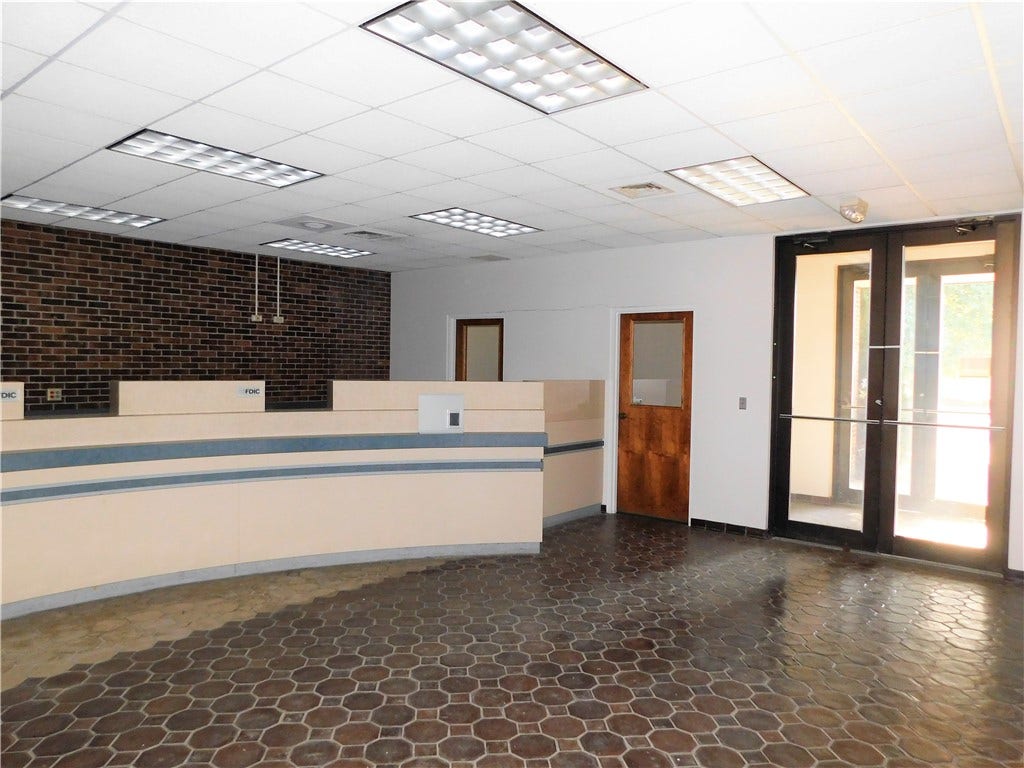 1 Main Street, Masontown, PA 15480
