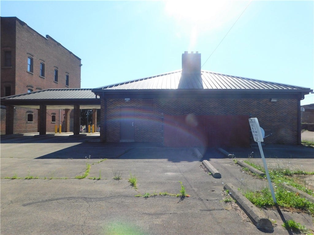 1 Main Street, Masontown, PA 15480