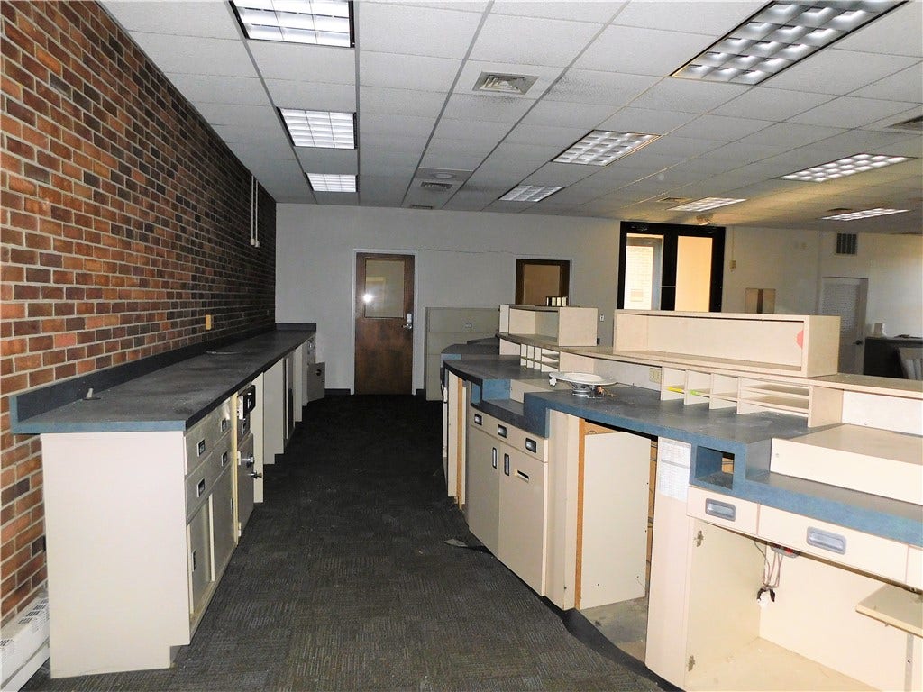 1 Main Street, Masontown, PA 15480
