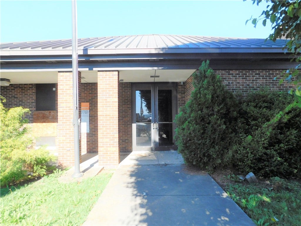 1 Main Street, Masontown, PA 15480