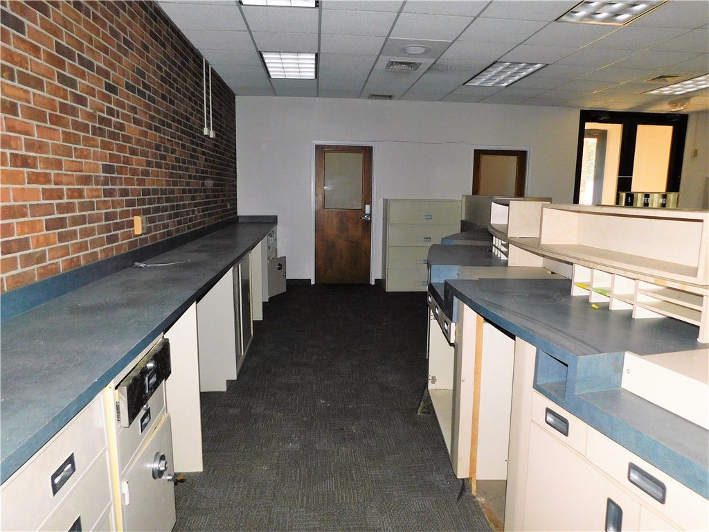 1 Main Street, Masontown, PA 15480