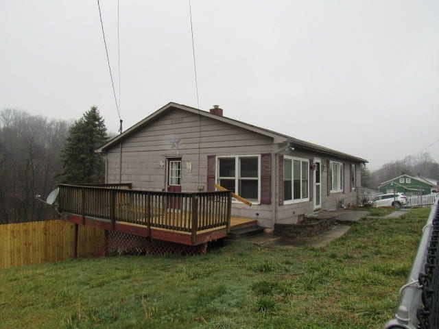 563 Agnew Road, Greensburg, PA 15601