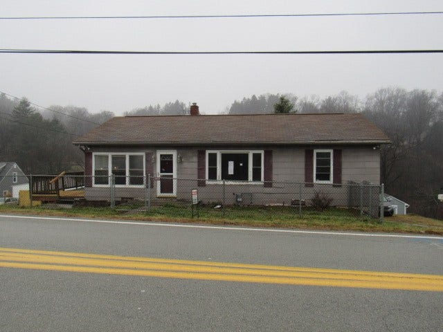 563 Agnew Road, Greensburg, PA 15601