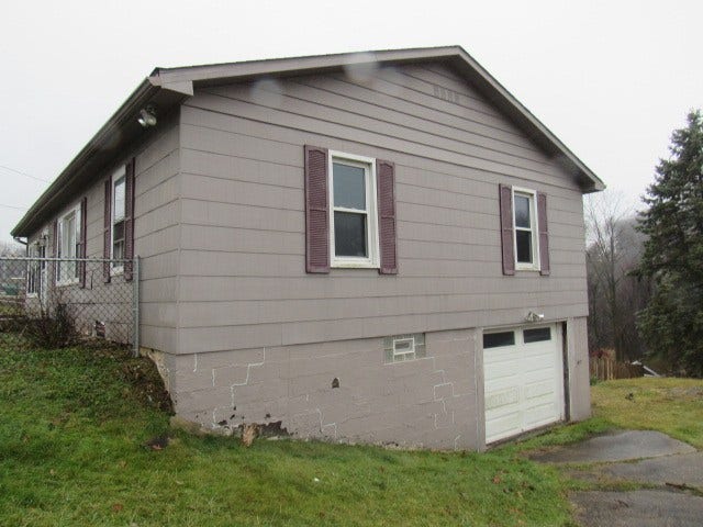 563 Agnew Road, Greensburg, PA 15601