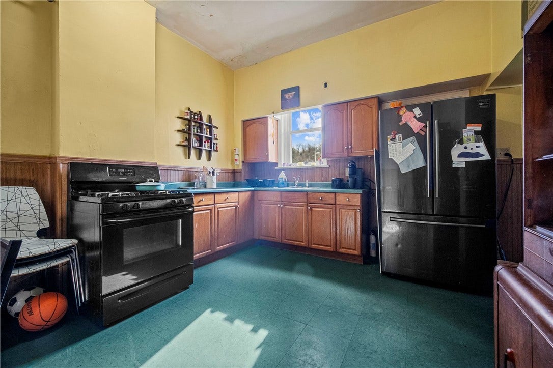 306 E Maiden St, Washington, PA 15301