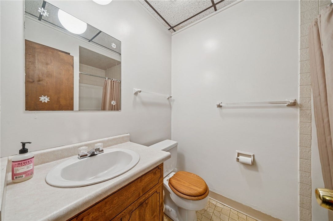 12219 Roth Drive, Irwin, PA 15642