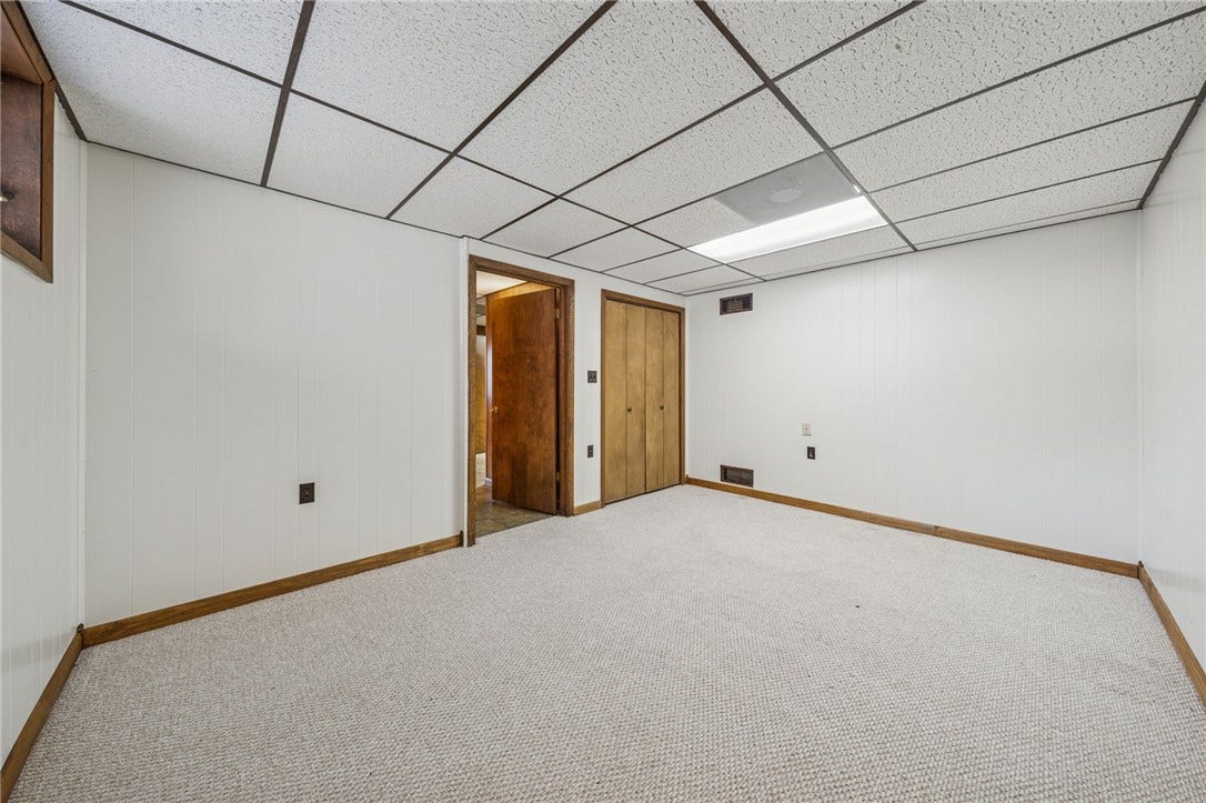12219 Roth Drive, Irwin, PA 15642
