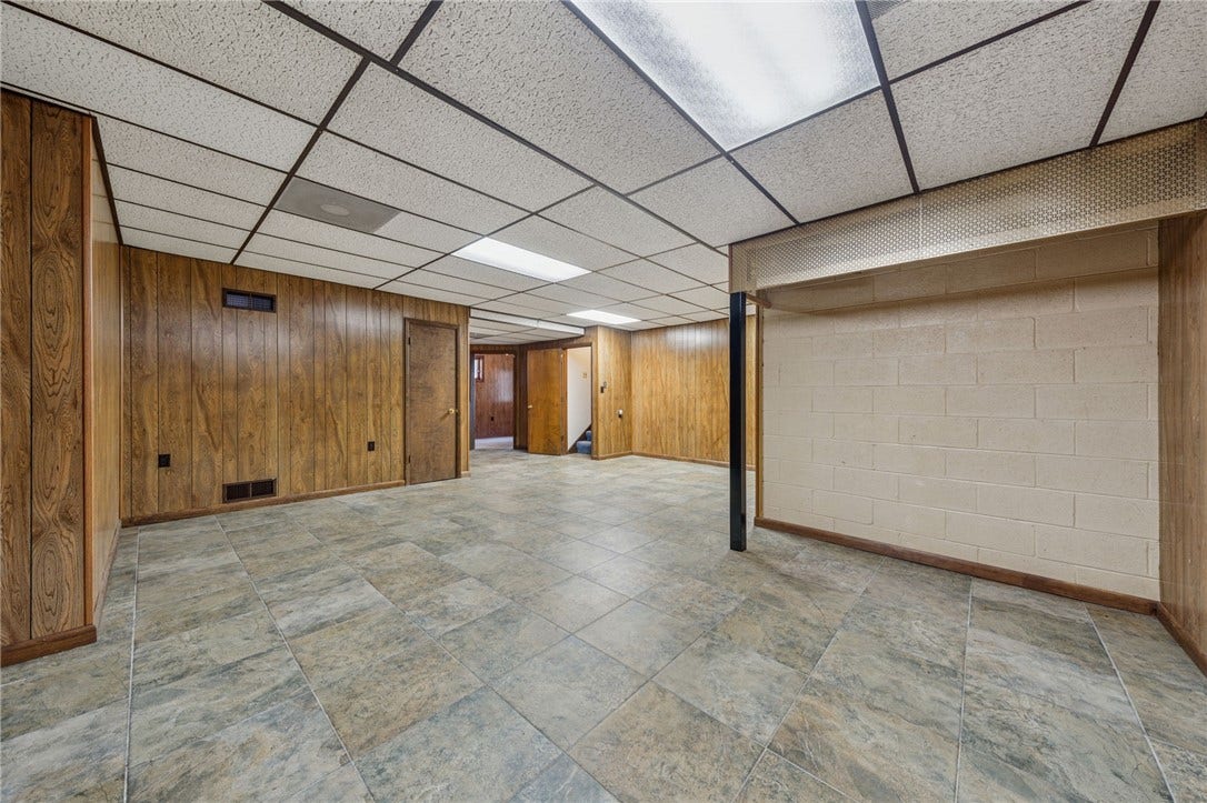 12219 Roth Drive, Irwin, PA 15642
