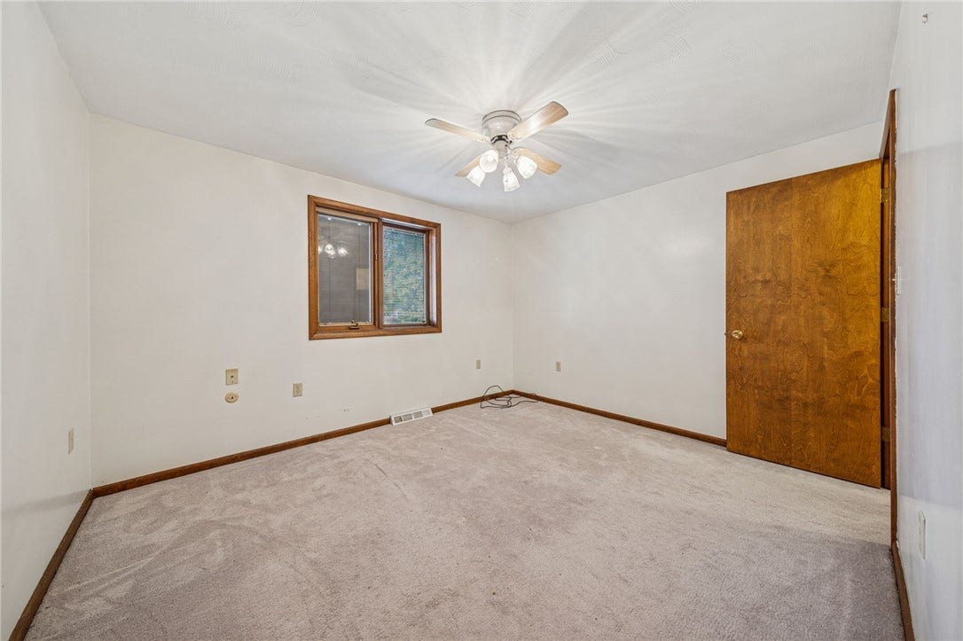12219 Roth Drive, Irwin, PA 15642