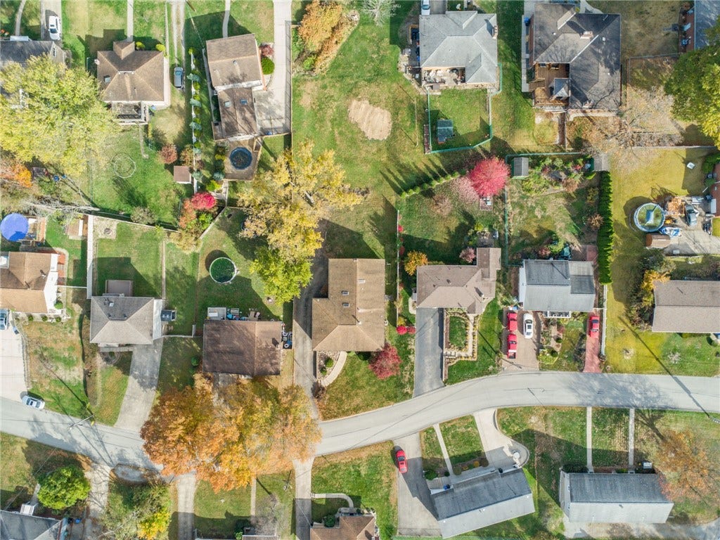 12219 Roth Drive, Irwin, PA 15642