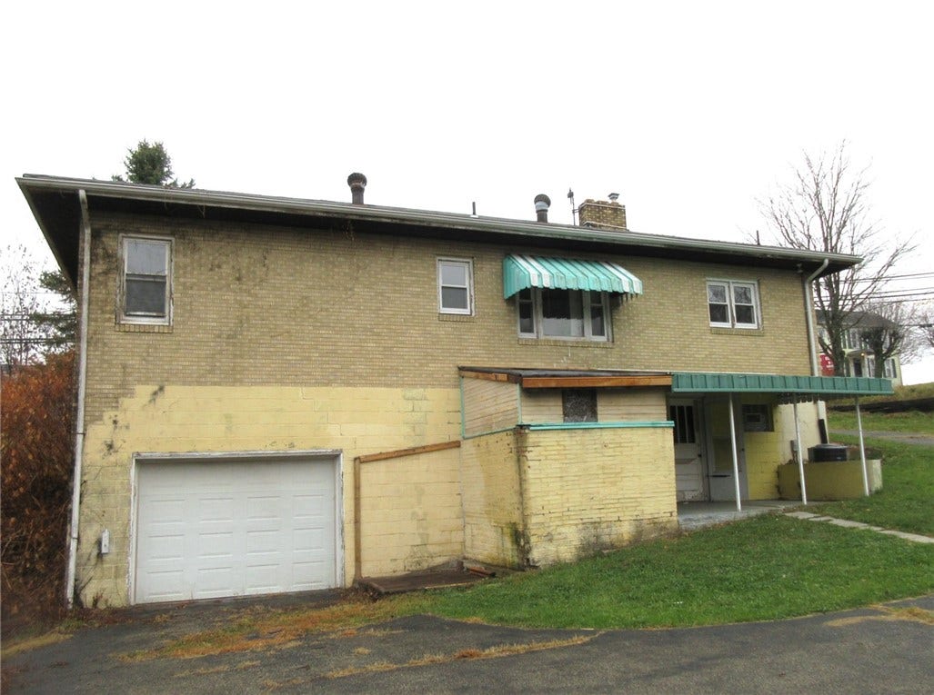 1684 E Maiden St, Washington, PA 15301