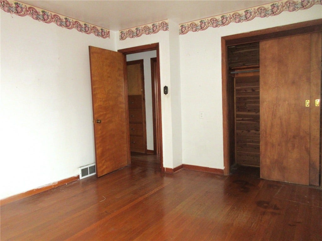 1684 E Maiden St, Washington, PA 15301