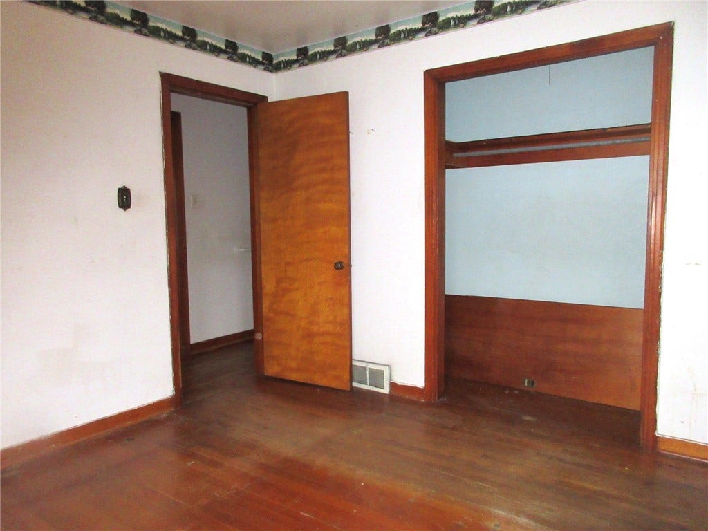 1684 E Maiden St, Washington, PA 15301
