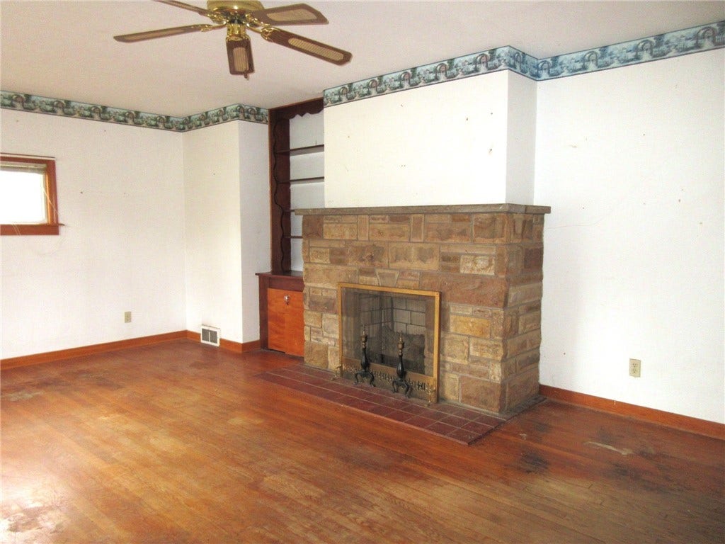 1684 E Maiden St, Washington, PA 15301