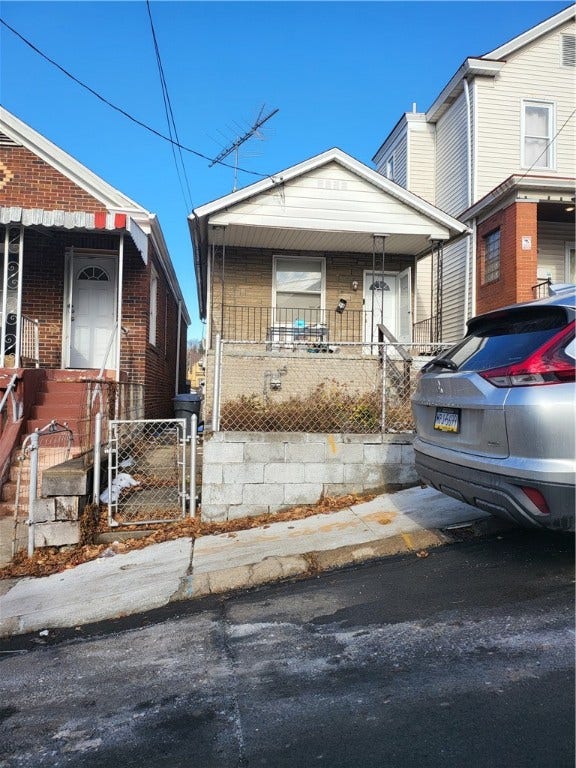 1200 Holmes St, Pittsburgh, PA 15136