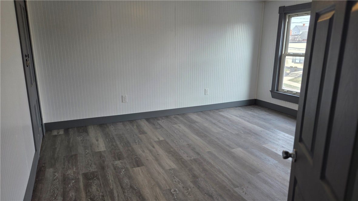 2nd bedroom is located upstairs