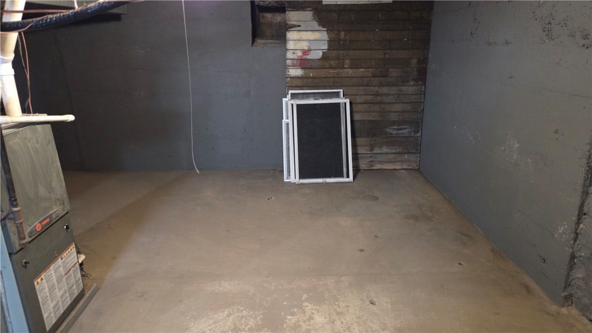 Large basement with lots of storage space