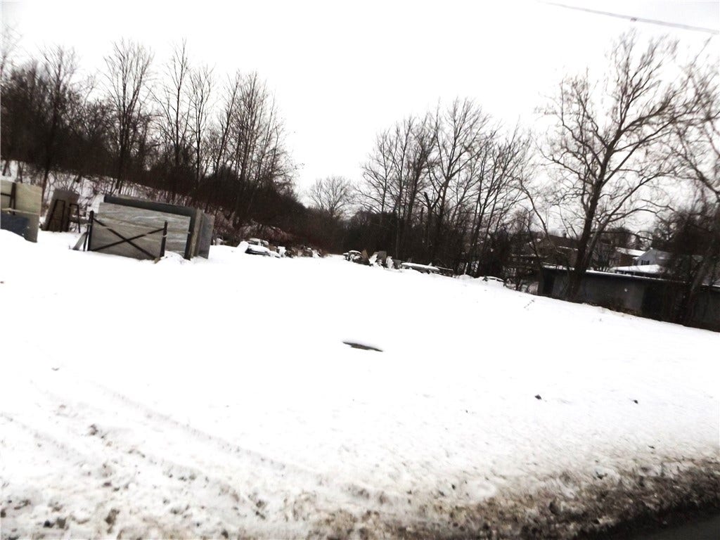 71 Lebanon Ave, Uniontown, PA 15401
