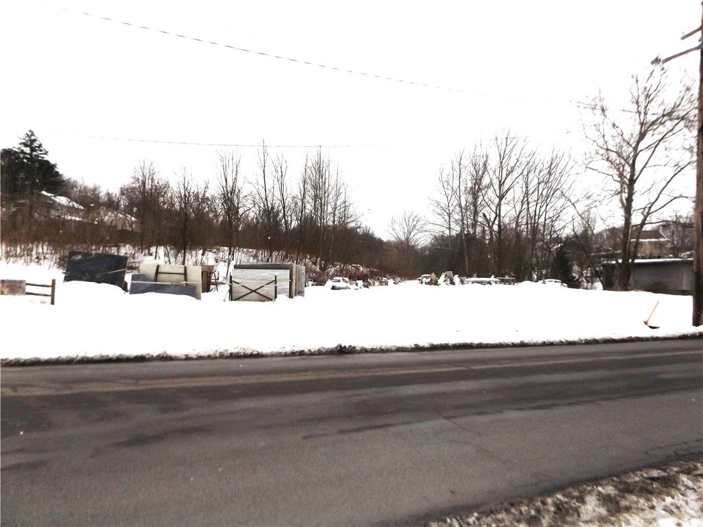 71 Lebanon Ave, Uniontown, PA 15401