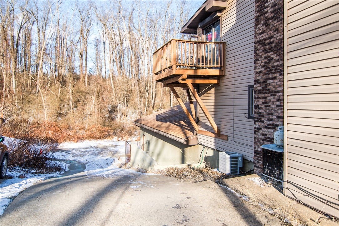 348 Wendel, Irwin, PA 15642