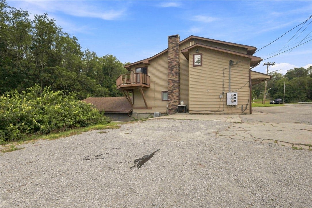 348 Wendel, Irwin, PA 15642
