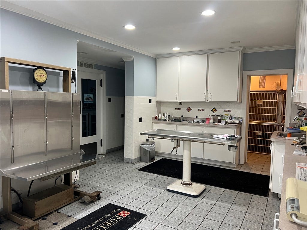 129 S Buhl Farm Drive, Hermitage, PA 16148