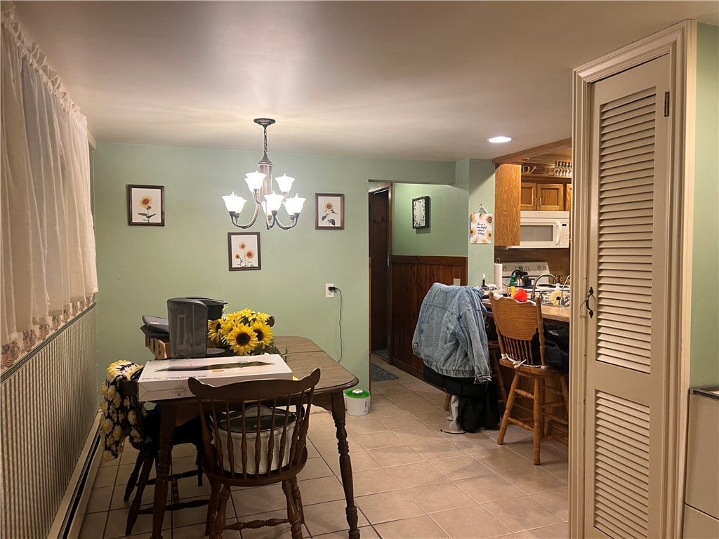 129 S Buhl Farm Drive, Hermitage, PA 16148
