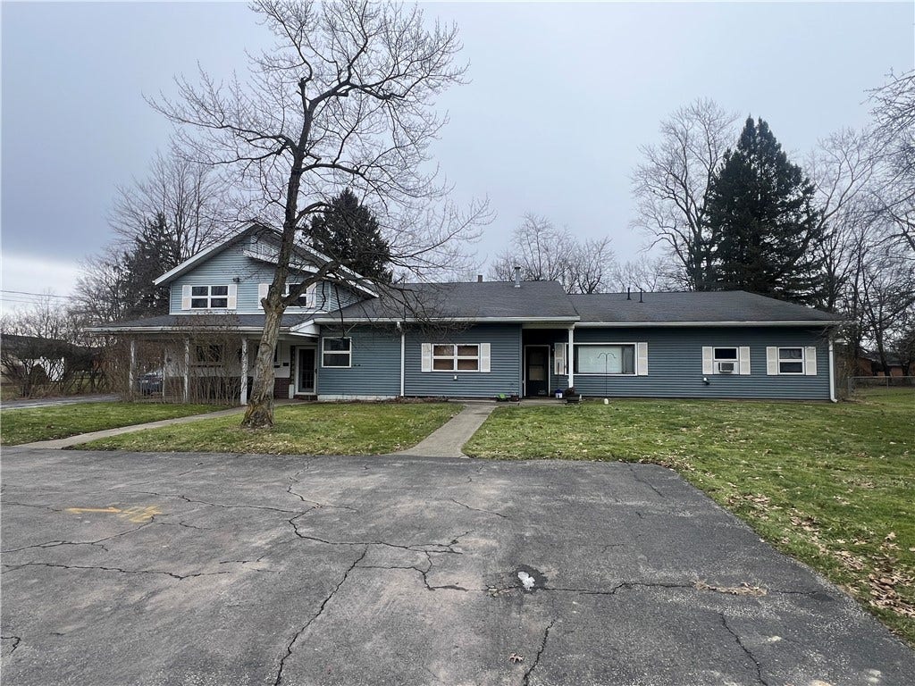 129 S Buhl Farm Drive, Hermitage, PA 16148