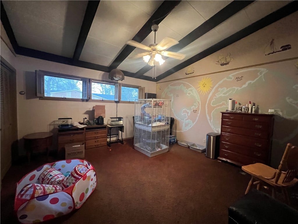 129 S Buhl Farm Drive, Hermitage, PA 16148