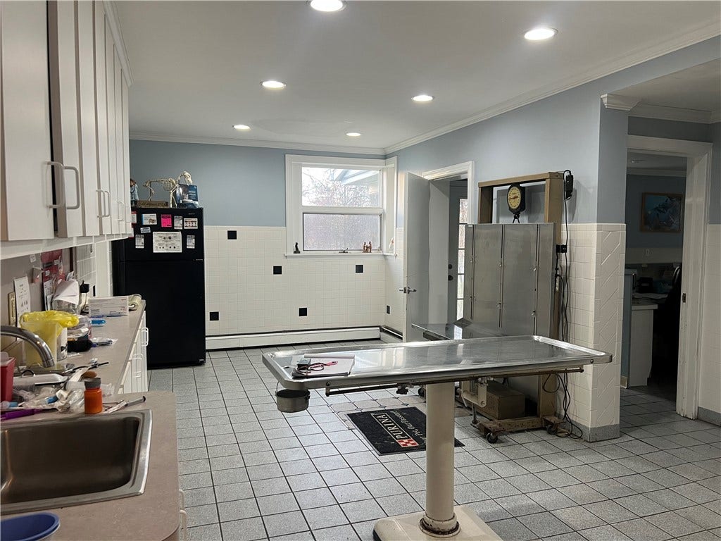 129 S Buhl Farm Drive, Hermitage, PA 16148