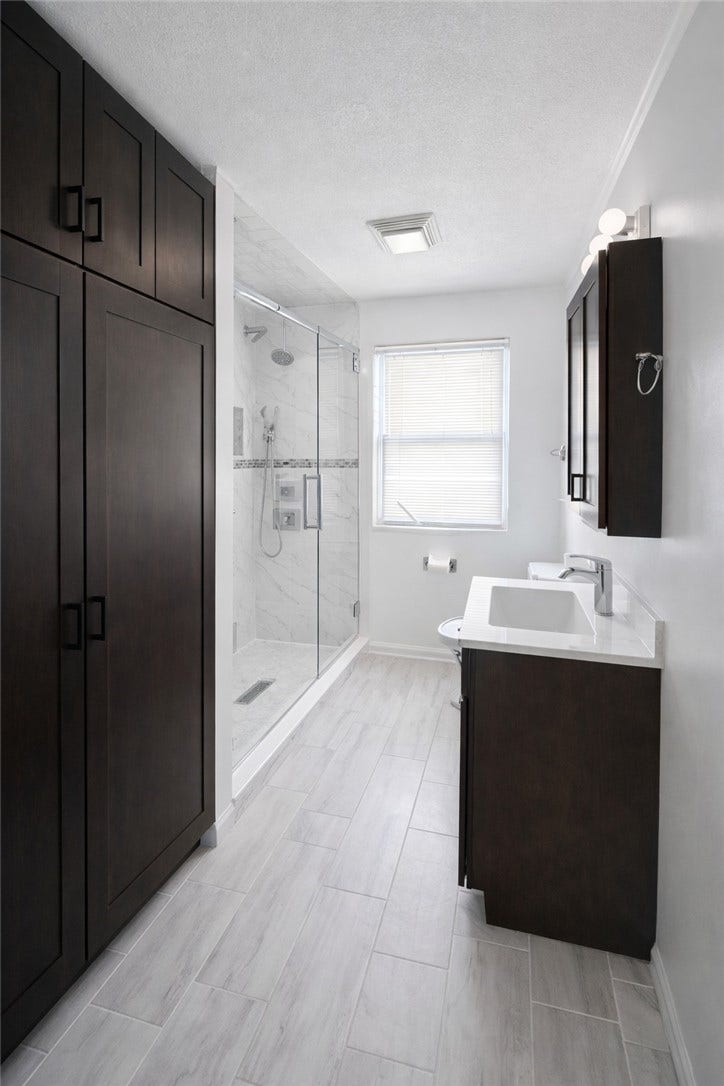 343 46th St, Lawrenceville, PA 15201 Full Bath rendering